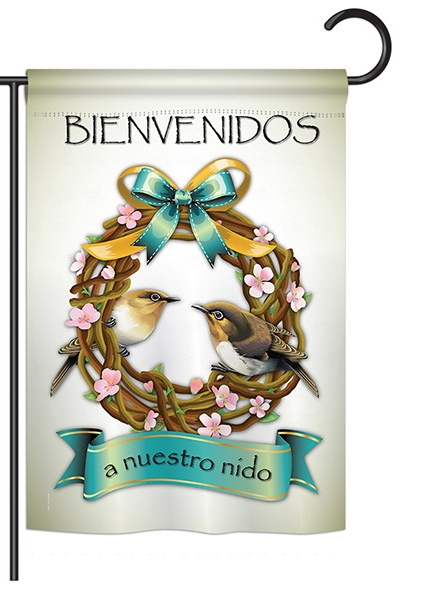 Bienvenidos a Nuestro Nido Garden Flag