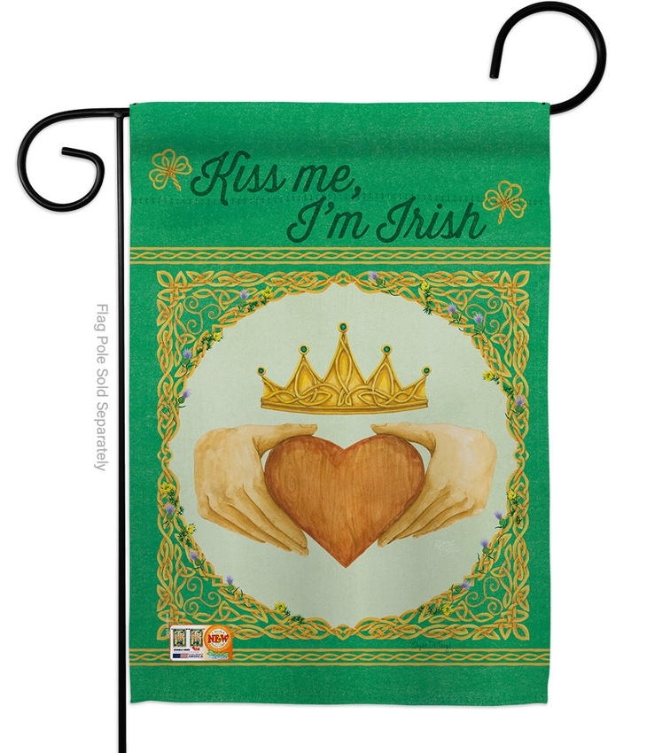 Kiss Me, I\'m Irish Garden Flag